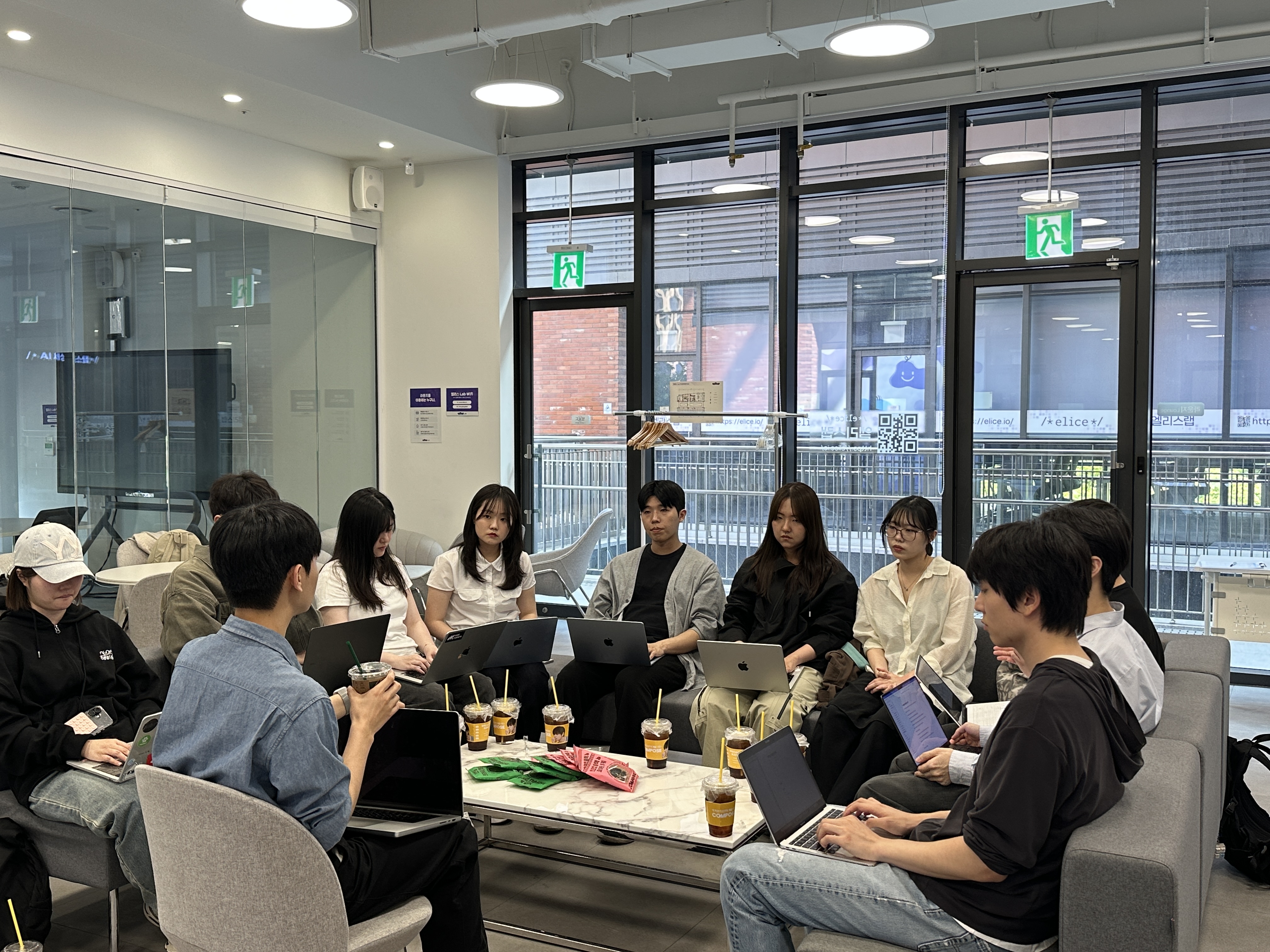 행사 현장 사진