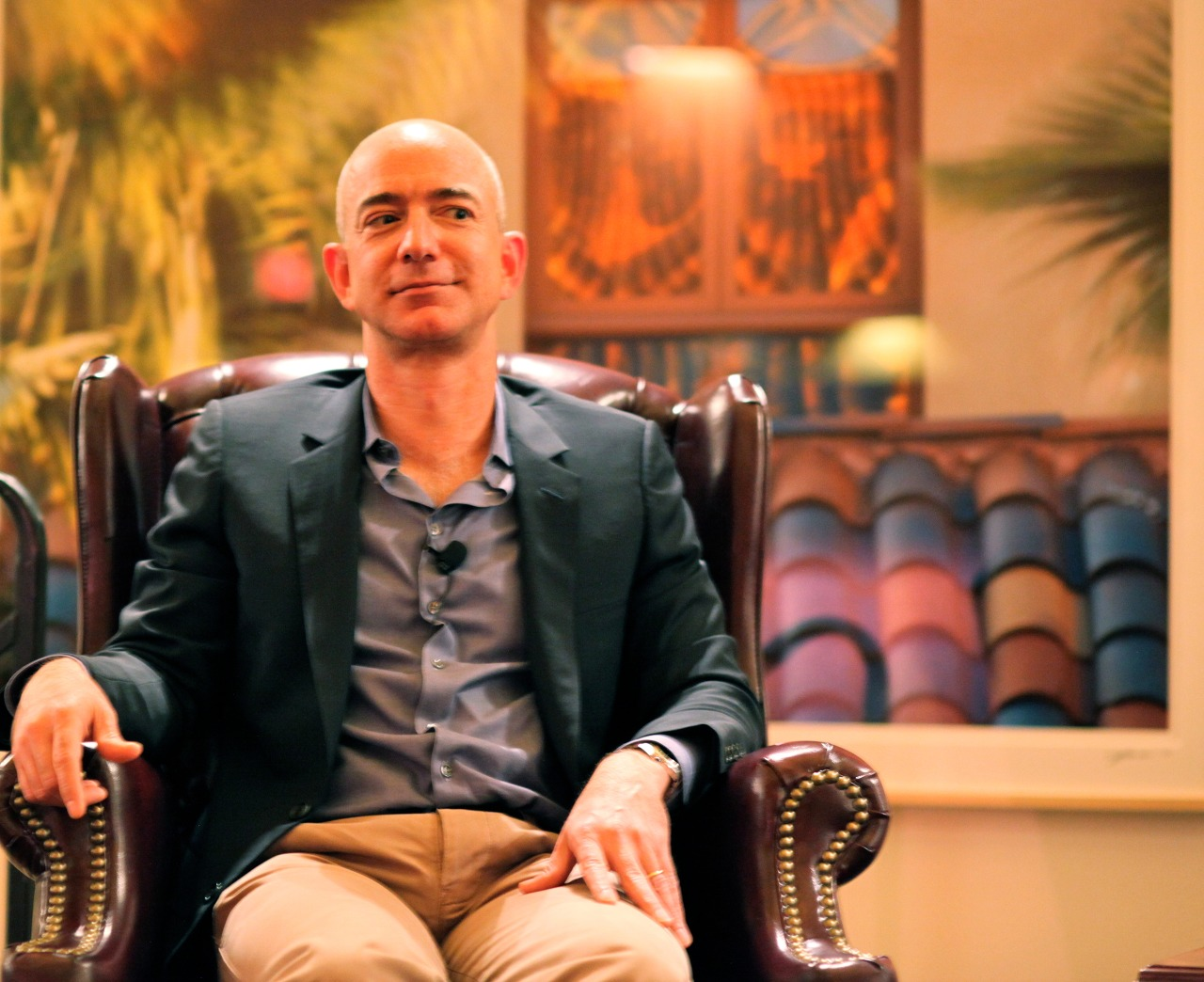 Amazon Founder Bezos Continues to Improve Data Utilization and Make Digital Transformation